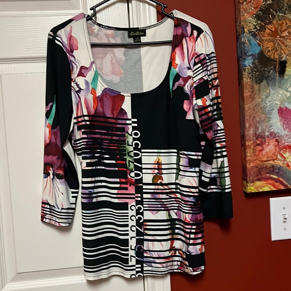 Ladies top, sz Large, viscose and spandex, brand is Cartise! Gently worn